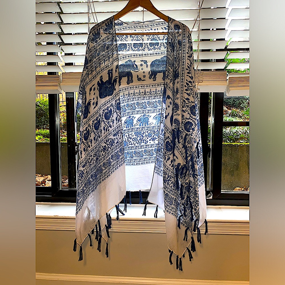 Three Birds Nest - Elephant Poncho